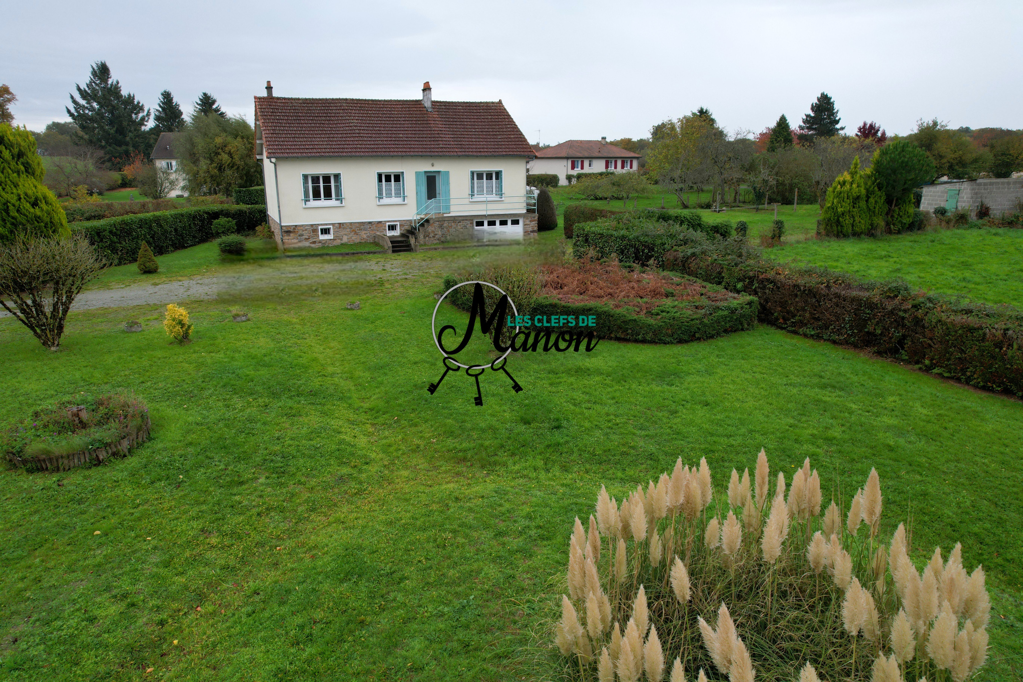 Maison 3 chambres sur sous-sol superbe terrain attenant