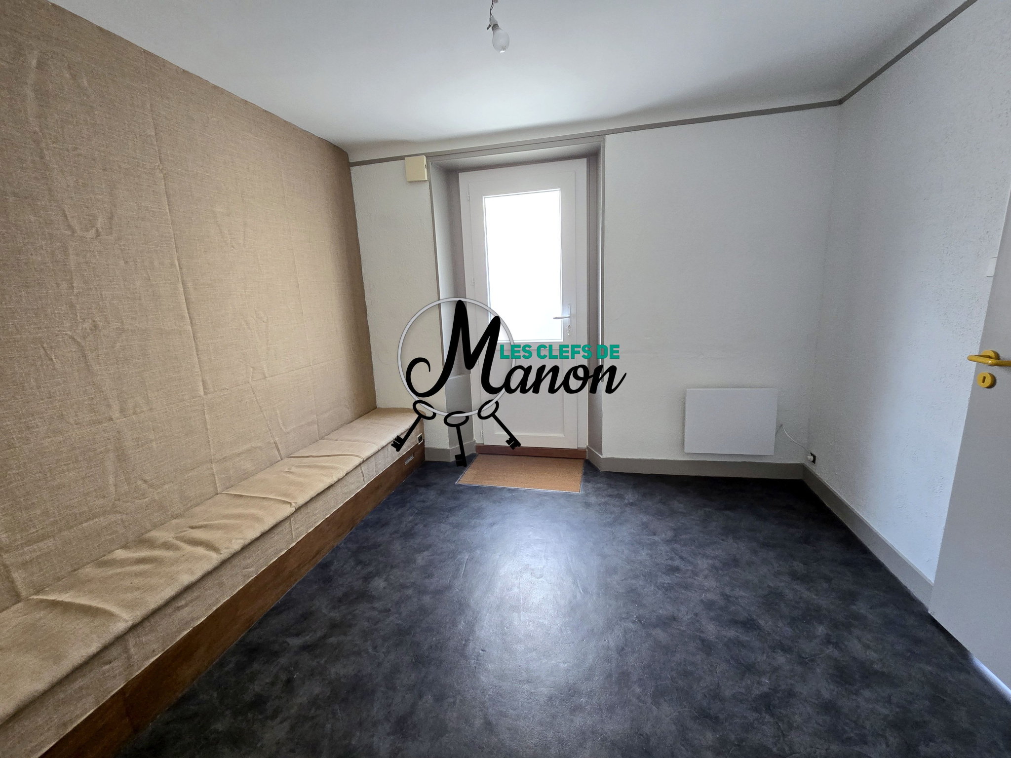 Appartement une chambre dans bourg