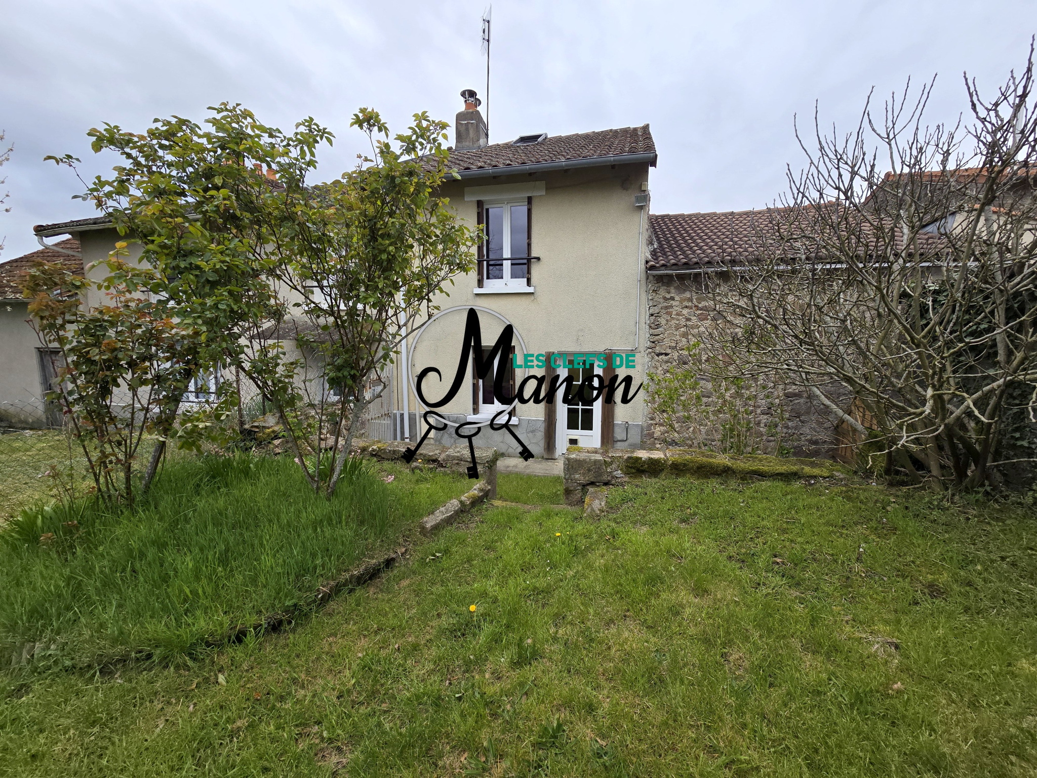 Charmante maison pierres à louer meublée